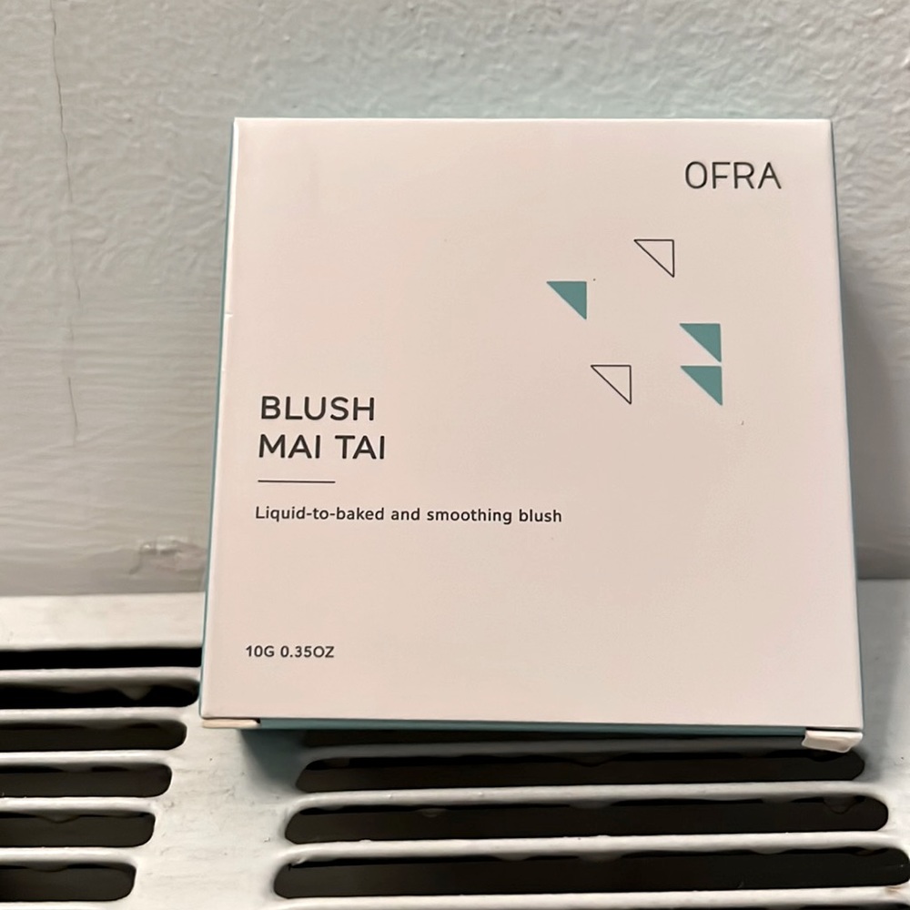 a liquid-to-baked & smoothing blush ☁️